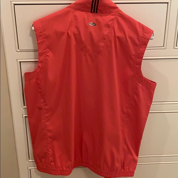 Adidas ladies golf vest size medium - Picture 4 of 4